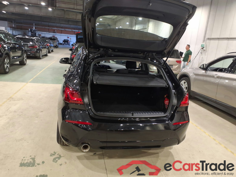 BMW 1 SERIES HATCH 1.5 116IA (80KW) #3