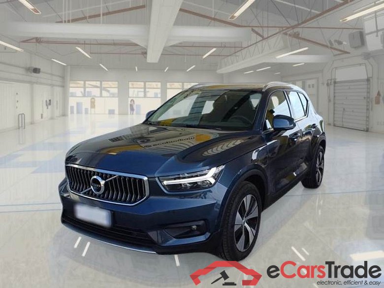 VOLVO XC40 / 2017 / 5P / SUV T4 PLUG-IN HYBRID AUTO RECH INSCRIP EXPR