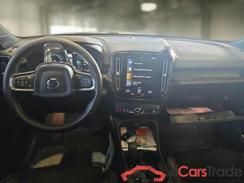 VOLVO XC40 / 2021 / 5P / SUV T5 RECHARGE PLUG-IN AUTO CORE #3