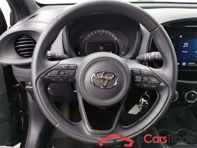 TOYOTA Aygo X 1.0 VVT-i MT Play #6