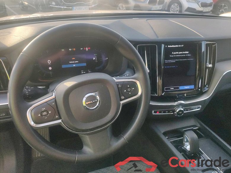 VOLVO XC60  2.0 T6 AWD Recharge Core Auto #3