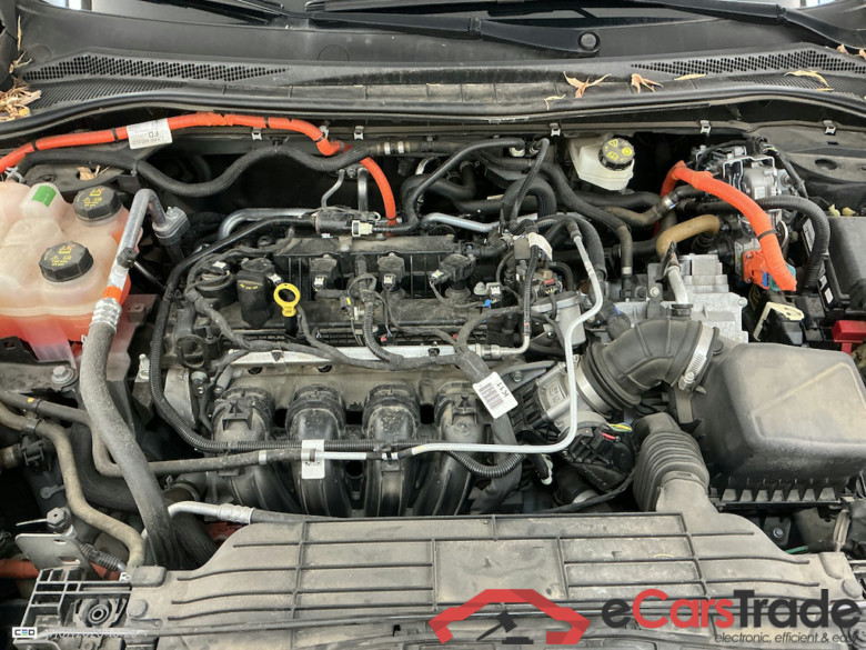 FORD KUGA 2.5I FHEV 140KW TITANIUM AUTO #6