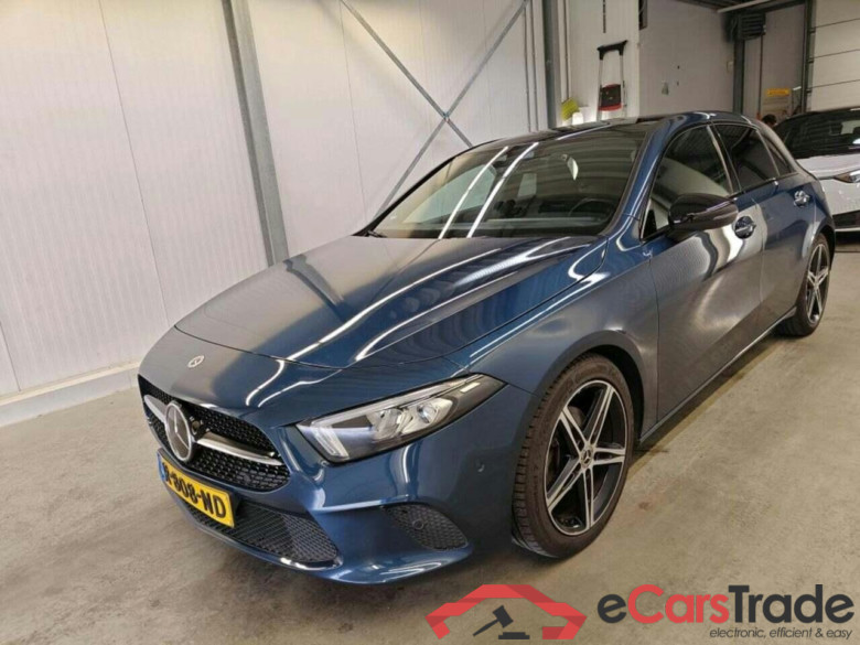 MERCEDES-BENZ A-klasse 180 Premium Plus