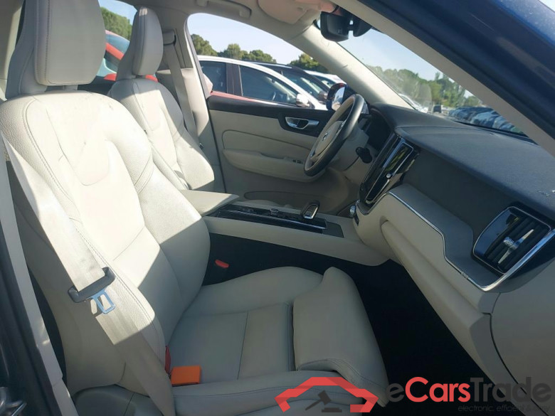 VOLVO XC60 2.0 T6 AWD Recharge Plus Bright Auto #6