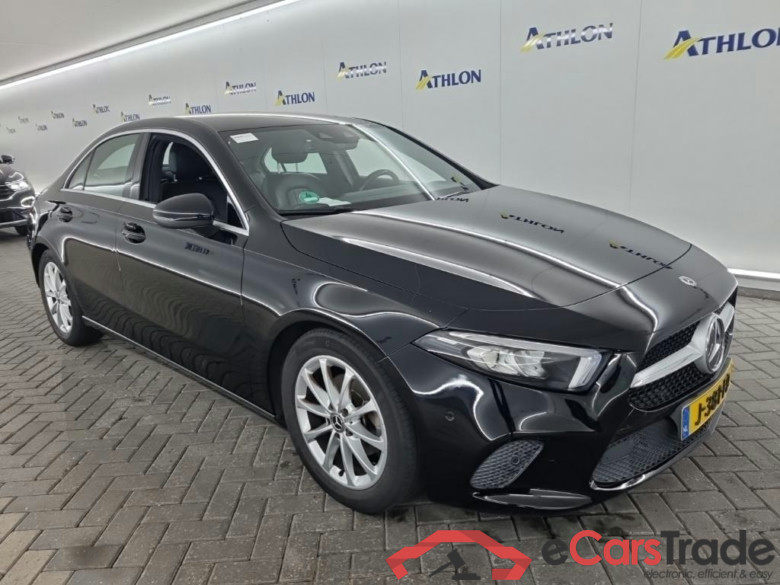 MERCEDES-BENZ A-Klasse Limousine A 180 7G-DCT Business Solution Luxury 4D 100kW #2
