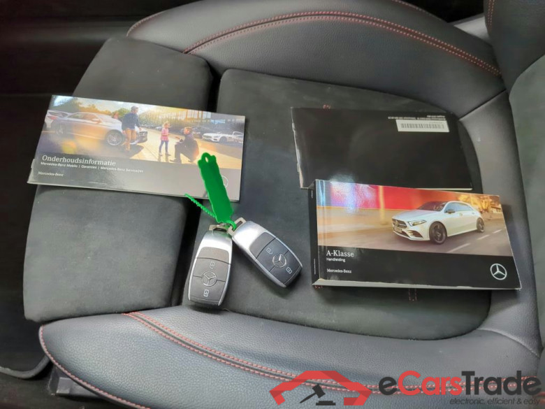 Mercedes-Benz A-Klasse A 180 Business Solution AMG Upgrade 5d #4