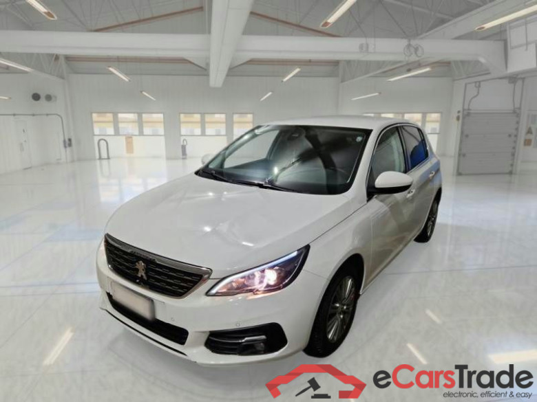 PEUGEOT 308 / 2017 / 5P / BERLINA ALLURE BLUEHDI 130 SeS #1
