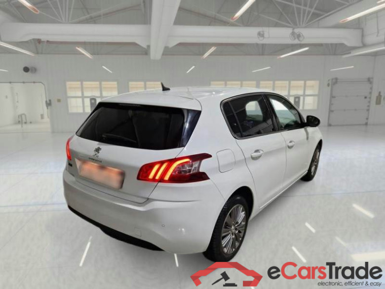 PEUGEOT 308 / 2017 / 5P / BERLINA ALLURE BLUEHDI 130 SeS #2