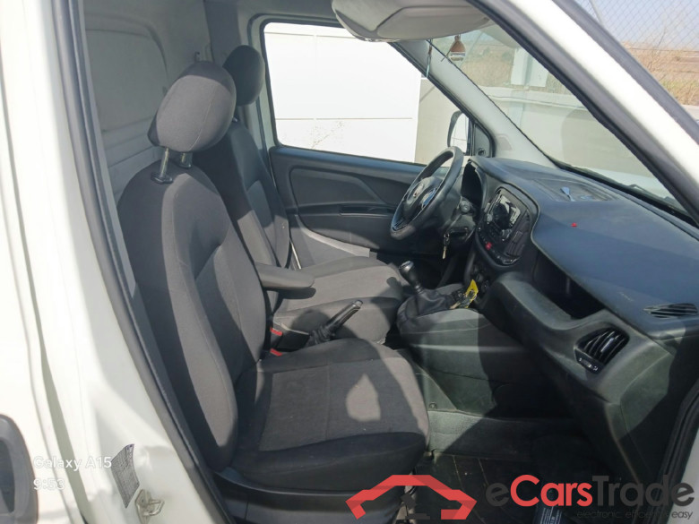 FIAT Doblò Cargo/2015/4P/furgón derivado de turismo Cargo SX 1.3 Mjet 70 kW (95 CV) #6
