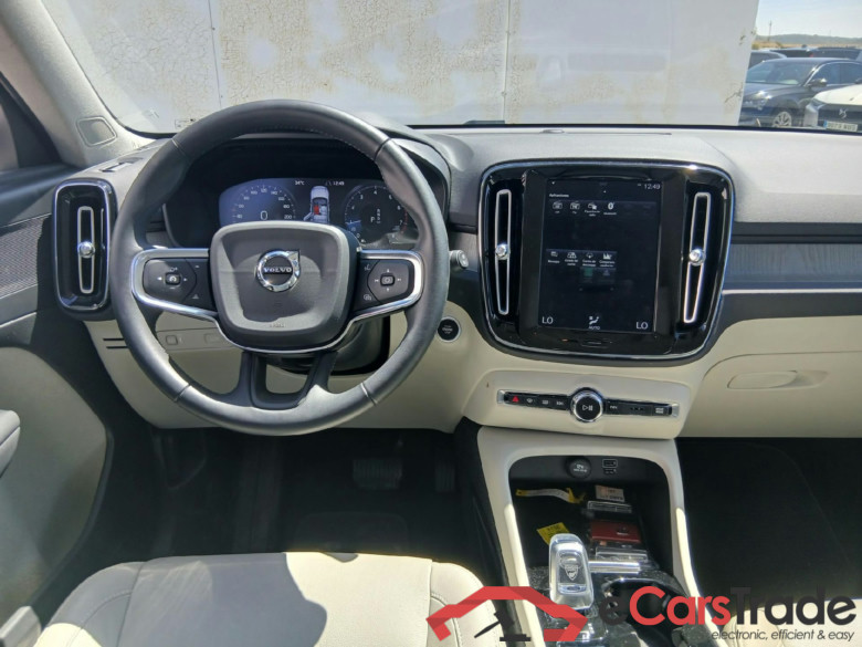 VOLVO XC40 / 2017 / 5P / todoterreno 1.5 T3 Inscription Auto #2