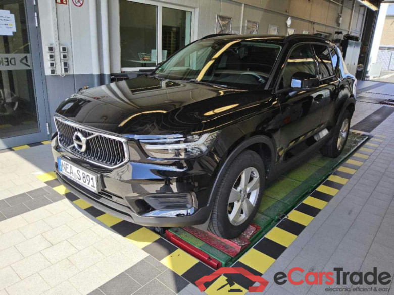 Volvo XC40 (2017->) DE - SUV5 T2 2WD EU6d, Momentum Core, 2020 - 2022