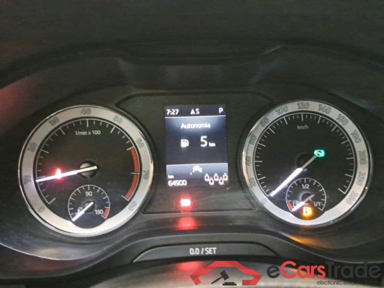 SKODA KODIAQ / 2021 / 5P / SUV 1.5 TSI ACT EXECUTIVE DSG 7P #4