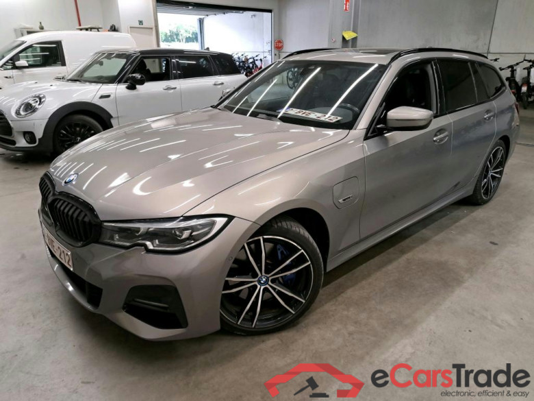 BMW - BMW 3 TOURING 320e 204PK M Sport Pack Business & Travel & Comfort & 19 Inch & LED & Driving Assistant Pack  * HYBRID *