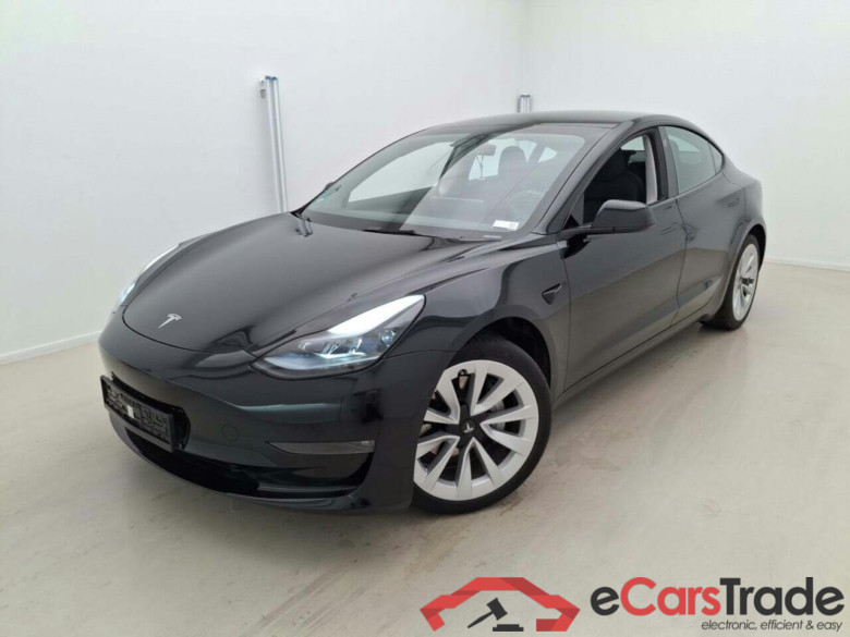 TESLA MODEL 3 LONG RANGE AUTOPILOT