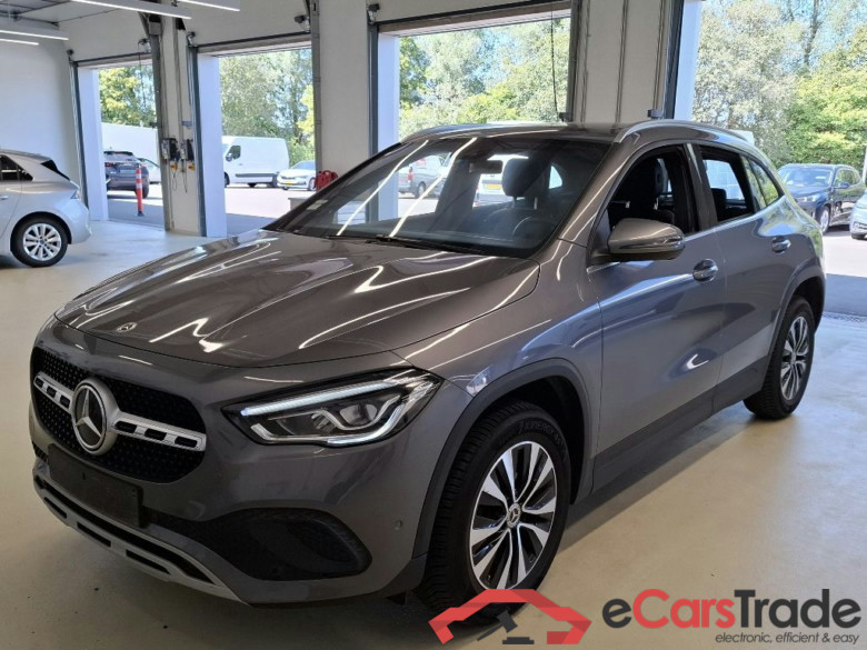 Mercedes GLA 200d Aut. LED Widescreen Navi 1/2 Sport-Leather KeylessGo Klima PDC ...