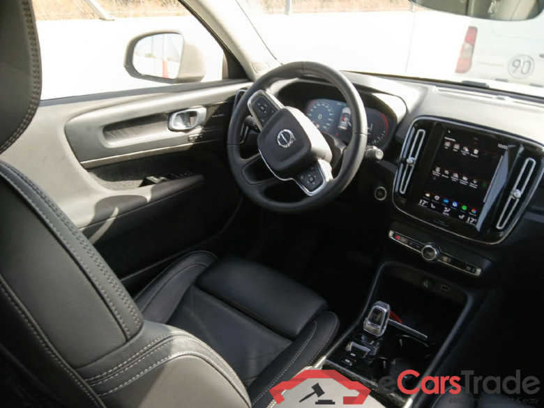 VOLVO XC40 / 2021 / 5P / todoterreno 1.5 T5 Recharge PHEV Plus Bright Auto #3