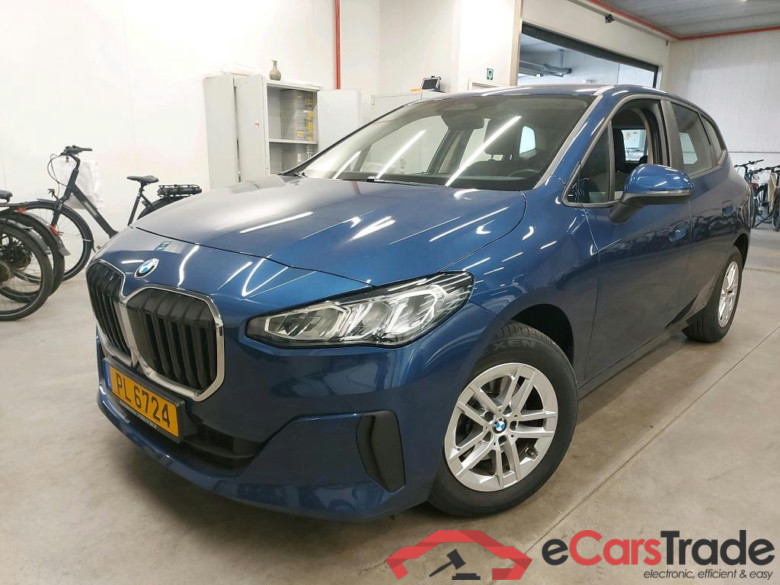 BMW - BMW 2 ACTIVE TOURER 218iA 136PK With Climatic & Navigation & Cruise Control & Park Sensors Front & Rear * PETROL *