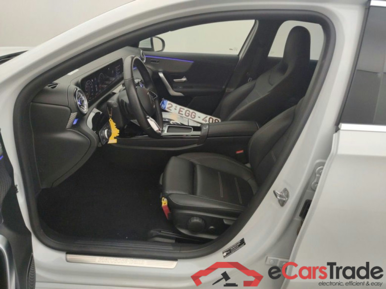 Mercedes-Benz A-Klasse A 180 Luxury Line 5d #3