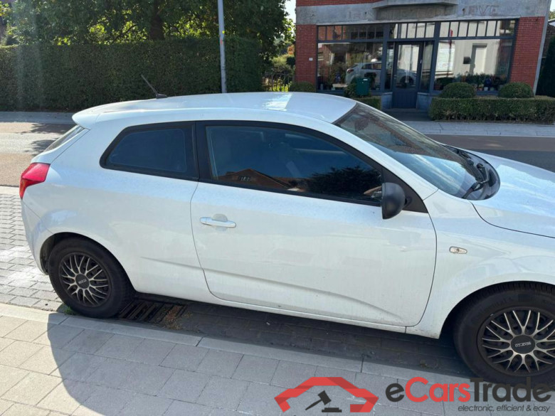 KIA Pro_Cee'd - 2010 Pro_Cee'd 1.4i EX ISG EcoDynamics #3