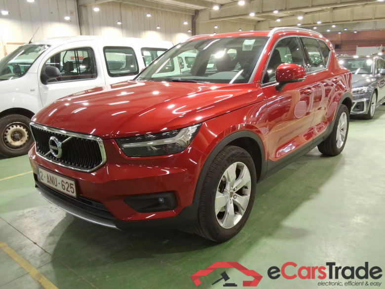 VOLVO XC40 1.5 T2 Momentum Pro #1