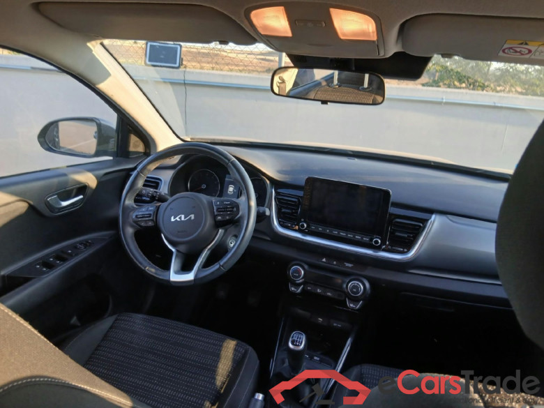 KIA Stonic / 2017 / 5P / todoterreno 1.0 T-GDi 88kW (120CV) MHEV iMT Drive #3