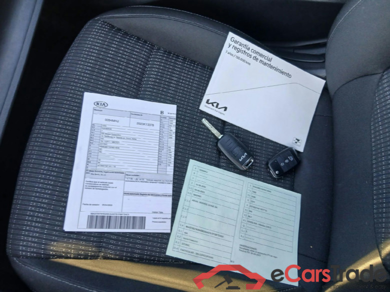 KIA Stonic / 2017 / 5P / todoterreno 1.0 T-GDi 88kW (120CV) MHEV iMT Drive #5