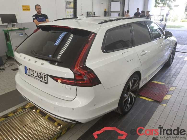 Volvo V90 Kombi (03.2016->) DE - Kb5 T6 Twin Engine AWD PHEV EU6d, Plus Dark, 2021 - 2024 #3