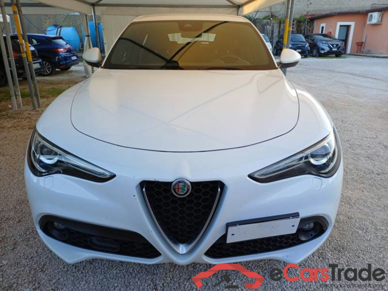 ALFA ROMEO STELVIO / 2017 / 5P / SUV 2.2 TD 190 CV SUPER BUSINESS AT8 Q4 #5