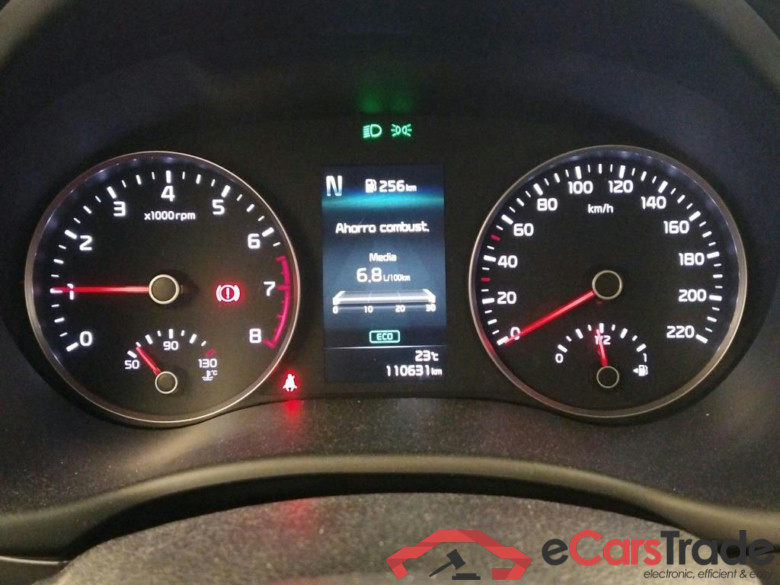 KIA Stonic / 2017 / 5P / todoterreno 1.0 T-GDi 74kW (100CV) MHEV iMT Concept (CM) #4