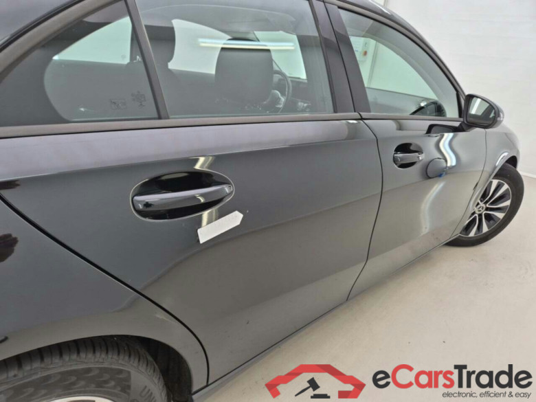 MERCEDES-BENZ A-KLASSE LIMOUSINE 2.0 180 D STYLE #4