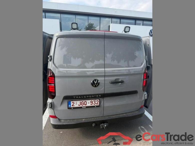 VOLKSWAGEN Transporter T7 28 Fou Swb Dsl Transporter 2.0 TDi SCR