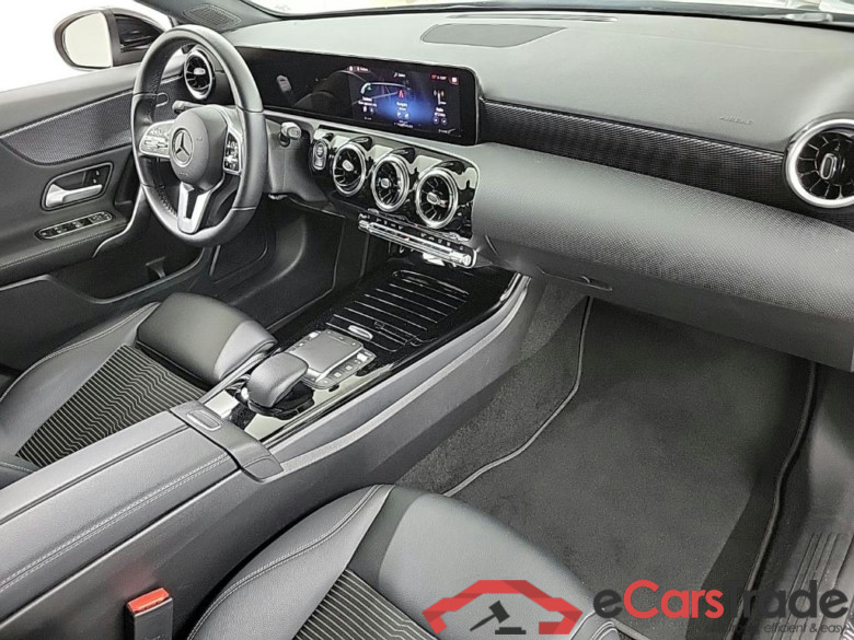 MERCEDES-BENZ A-Klasse Limousine A 250 e DCT Luxury Line 4D 160kW #6