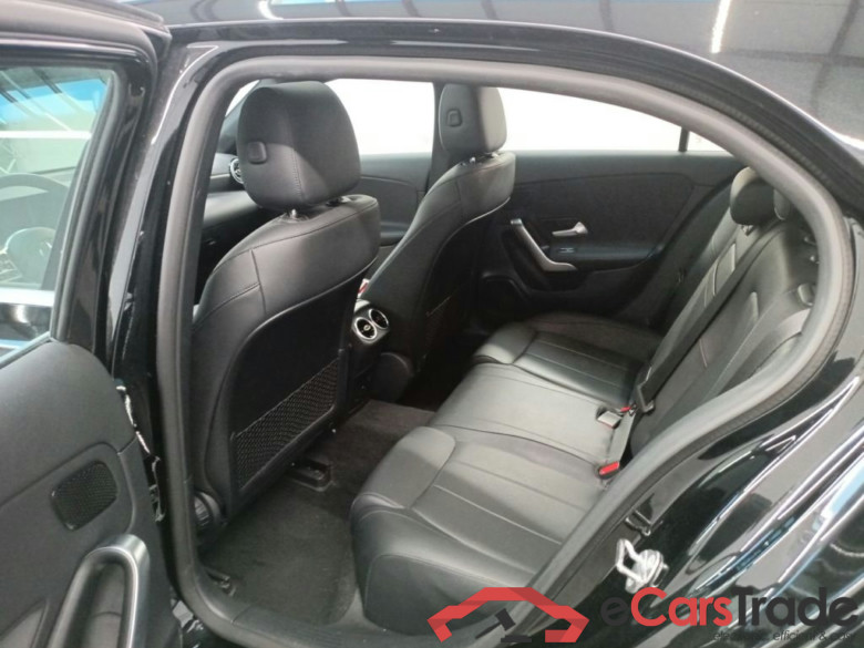Mercedes-Benz A-Klasse A 250 e Business Solution 5d #3