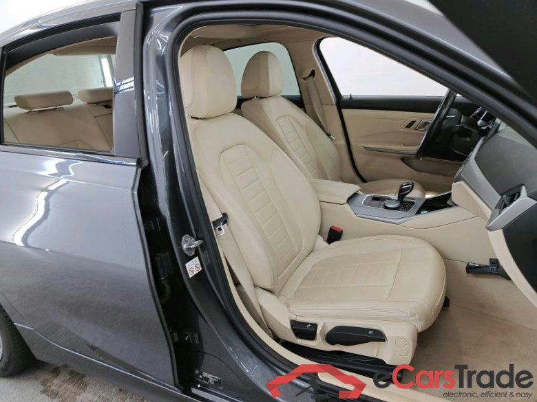 BMW 3 Serie Sedan 318iA  High Executive 4d + Pano, Harman & Kardon , BMW Laserlight, Shadow Line #3