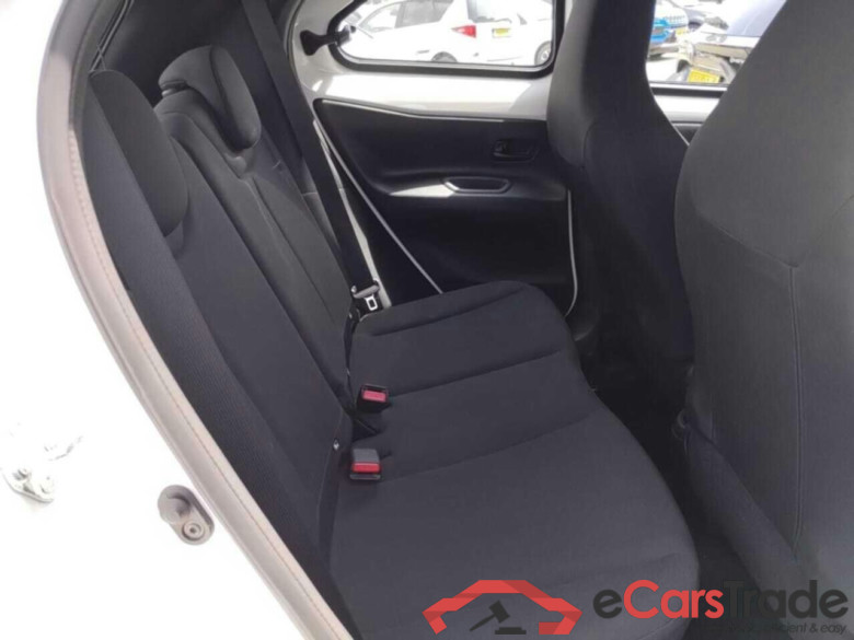 TOYOTA Aygo X 1.0 VVT-i MT Play #5