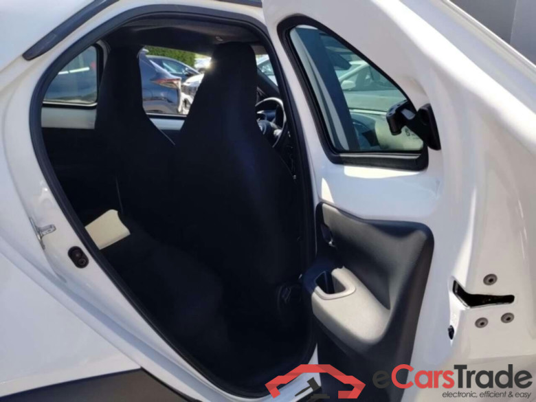 TOYOTA Aygo X 1.0 VVT-i MT Play #2