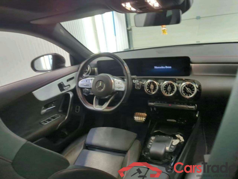 MERCEDES-BENZ CLA-klasse Shooting Brake 200 Bns Sol. AMG #3