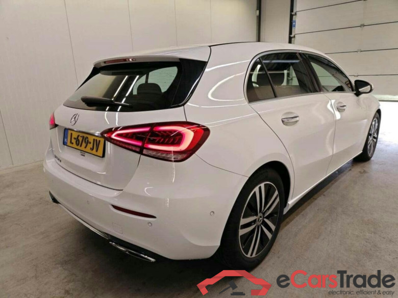 MERCEDES-BENZ A-klasse 180 d Bns Sol. Lux. #2