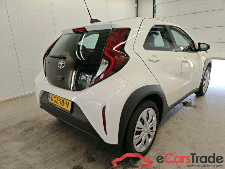 TOYOTA Aygo X 1.0 VVT-i MT Play #2