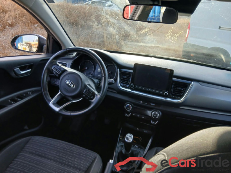 KIA Stonic / 2017 / 5P / todoterreno 1.0 T-GDi 88kW (120CV) MHEV iMT Drive #3