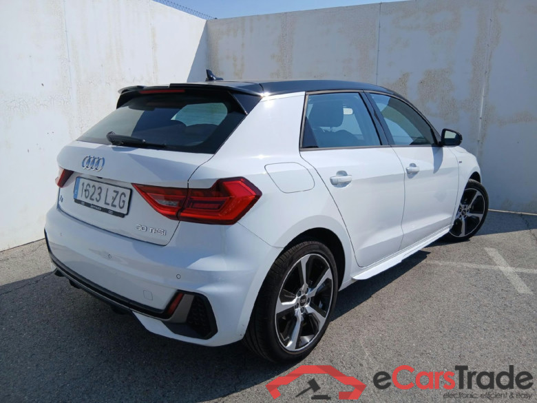 AUDI A1 / 2018 / 5P / berlina con portón Sportback Adrenalin 30 TFSI 81kW S tron(SP) #2