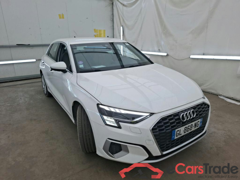 AUDI A3 Sportback / 2020 / 5P / Berline 35 TFSI 150 MHEV S Tronic Design Luxe #4