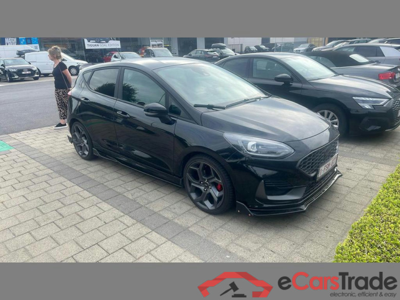 FORD Fiesta ST 1.5 EcoBoost Ultimate #2
