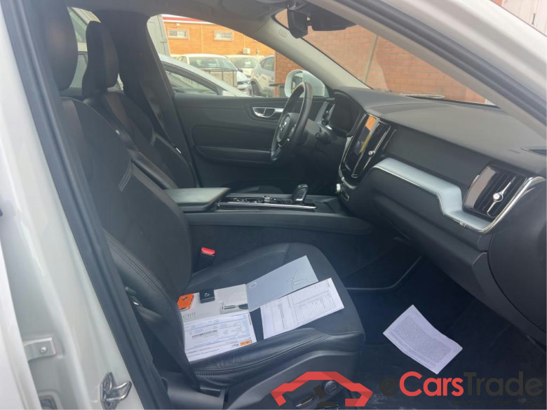 VOLVO XC60 / 2017 / 5P / todoterreno 2.0 B4 D AWD Momentum Pro Auto #6