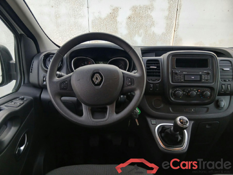 RENAULT Trafic / 2019 / 4P / furgón Doble Cabina 27 L1 Energy BluedCi 88 kW ** 6 plazas** #3