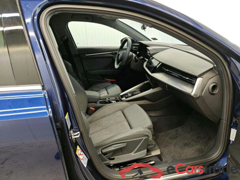 AUDI A3 Sportback 30 TFSI Adv edition #4