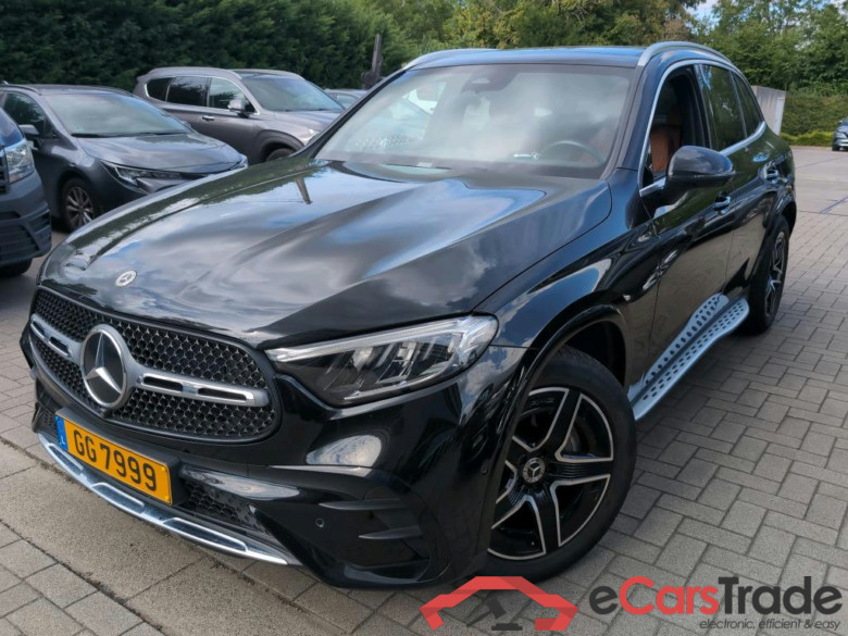MERCEDES - MER GLC 220 d 197PK DCT 4MATIC AMG Line & Nappa Sienna Brown Leather & Pano Roof & Parking 360 Pack & Alloy Look Side Steps