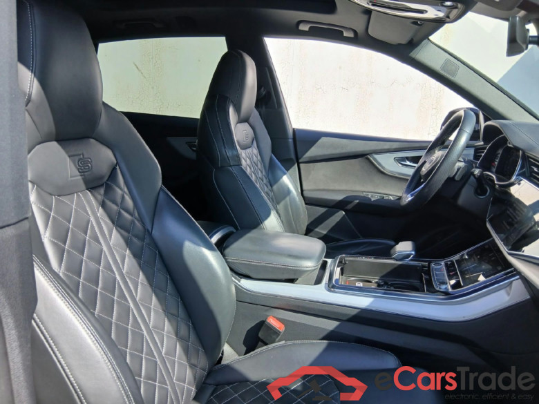 AUDI Q8 / 2018 / 5P / todoterreno 55 TFSIe 280kW Black Line Pl quattro tip #6