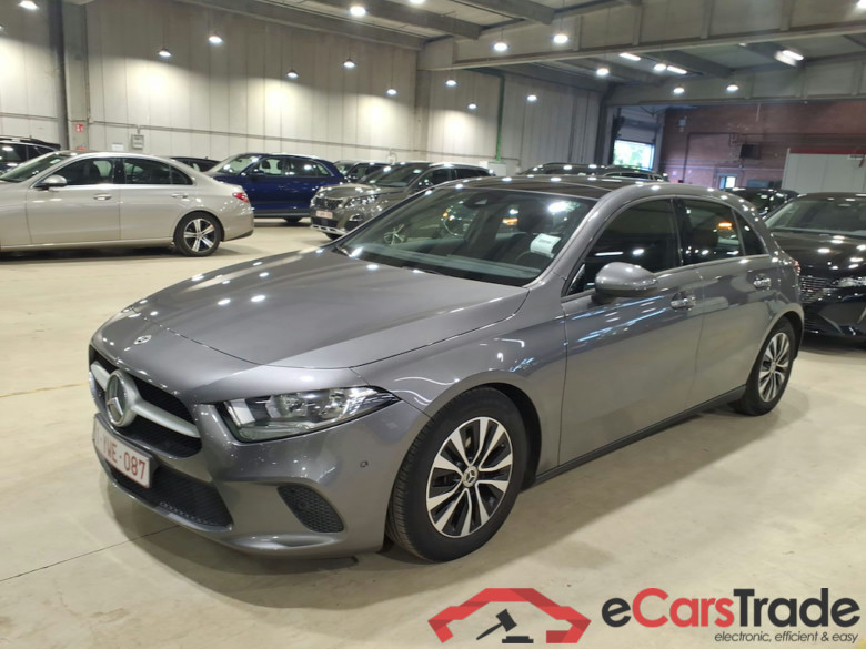 Mercedes A 180 Pano Widescreen Navi KeylessGo Klima PDC ...