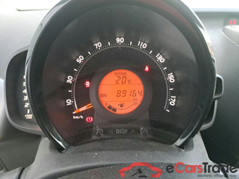 TOYOTA Aygo / 2018 / 5P / minicoche 1.0 70 x-play #4